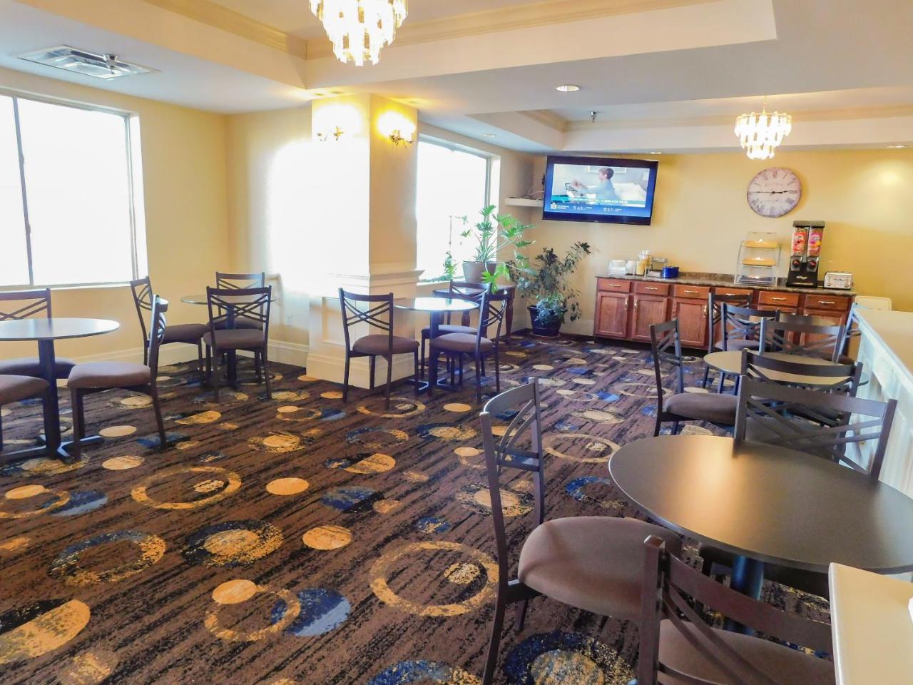 Days Inn & Suites By Wyndham Pocahontas Экстерьер фото
