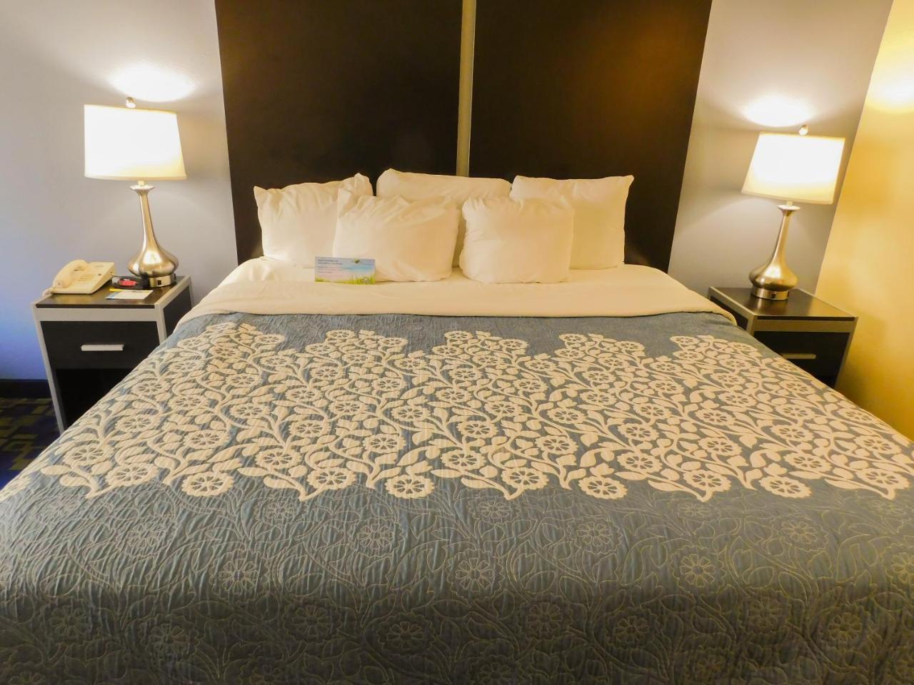 Days Inn & Suites By Wyndham Pocahontas Экстерьер фото